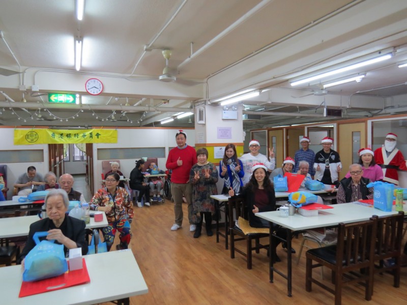 各義工及長者都來個大合照